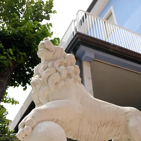 卡纳斯塔酒店 里米尼