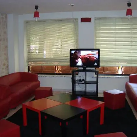 Canasta Hotel