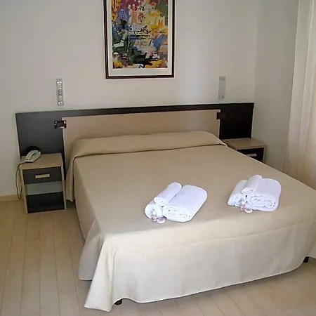 Hotel Canasta 3*