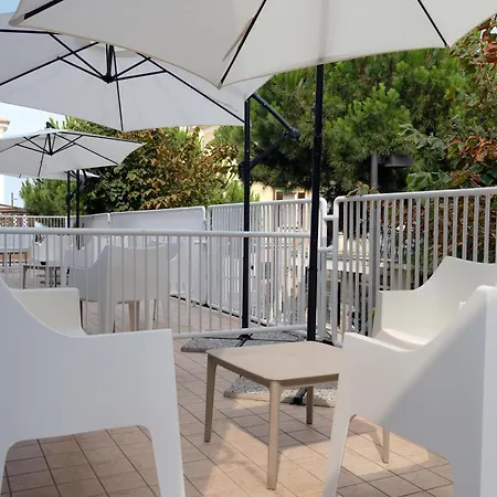 Hotel Canasta 3*